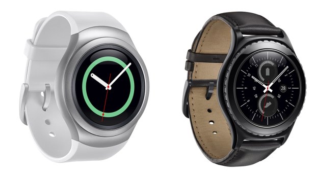The Gear S2 and Gear S2 classic feature rotating bezels as a unique way to browse information.