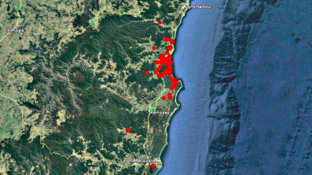 Red dots representing locations where people have reported feeling the earthquakes.