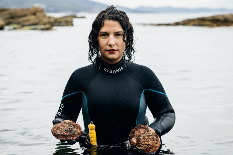 Chef Analiese Gregory diving for abalone.