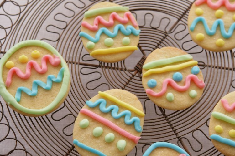 Easter egg bikkies.