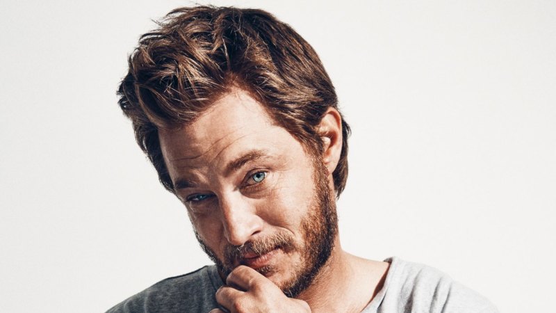 Vikings Star Travis Fimmel Meet The Victorian Farm Boy Dazzling Hollywood
