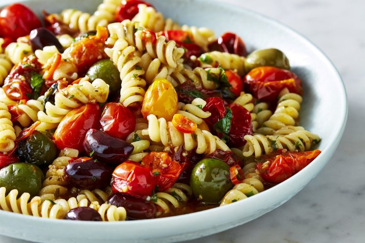 Olive and tomato fusilli