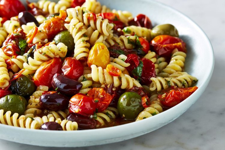 Olive and tomato fusilli
