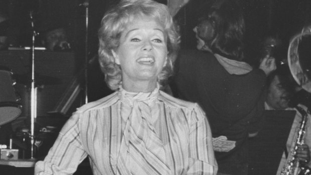Debbie Reynolds performing at The Swagman Restaurant in Ferntree Gully, Melbourne, in 1978.