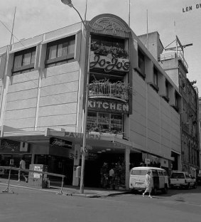 Jo-Jo's restaurant, prior to the Queen Street Mall being built.