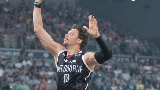 Boomers veteran David Andersen, pictured playing for Melbourne United, is pushing the team's NBL-based players to make sure the team has success at the Asia Cup.