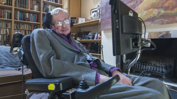 Professor Stephen Hawking says he no longer feels welcome in the US. 
