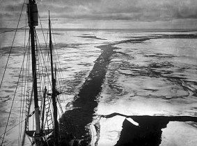 The Endurance on its Journey south through the Weddell Sea. 