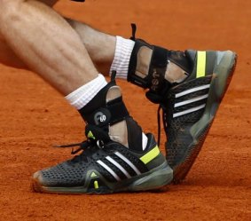 Murray wore his wedding ring tied to his shoe.