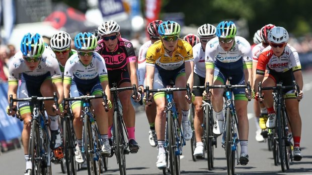 Gracie Elvin (yellow jersey) finished fifth in the final stage on Monday to seal the Bay Classic title.