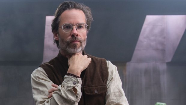 Guy Pearce's Halvorson is  the archetypical supernatural drama doctor-type who is deconstructing events and trying to make sense of them.
