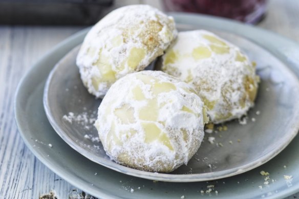 Almond olive oil biscuits (with sangria granita).