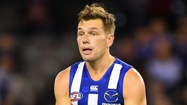 North Melbourne's Shaun Higgins has signed a new contract.