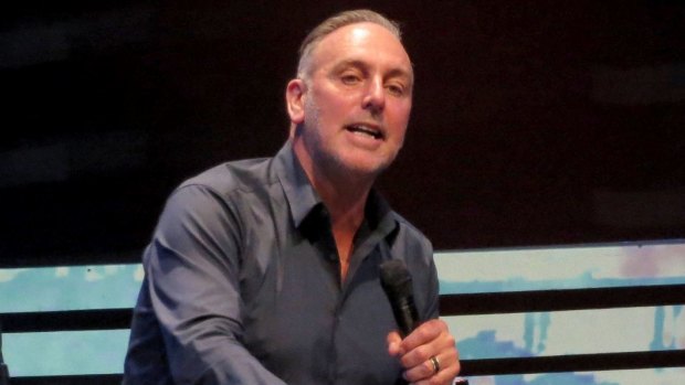 Hillsong pastor Brian Houston has confirmed the church will continue to meet in gatherings of under 500 people.