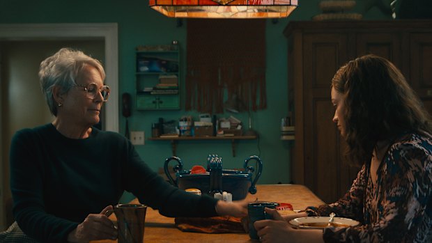 Kitchen table drama: Jamie Lee Curtis and Emma Mackey.