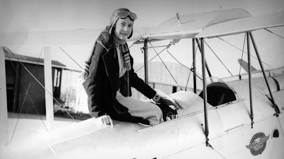 Maude 'Lores' Bonney was a pioneering aviator.