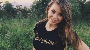 pics Bindi Irwin Age is steve irwin s daughter bindi irwin