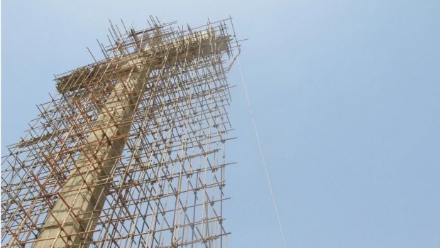 Christian businessman Parvez Henry Gill woke up with the idea of building a 42.67-metre tall cross in Karachi as a response to the Islamist attacks that plague Pakistan.