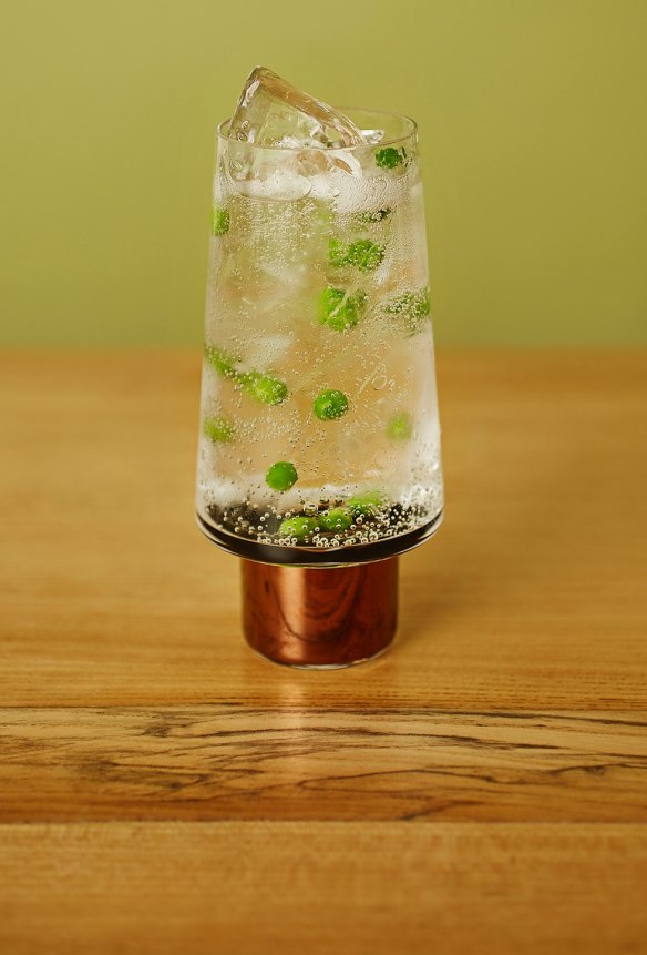 Seedlip and tonic garnished with peas.