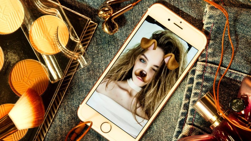 How Social Media Has Changed Everything For Teenage Girls
