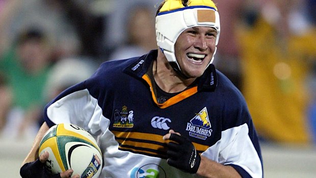 Matt Giteau crossing for a try in 2004. 