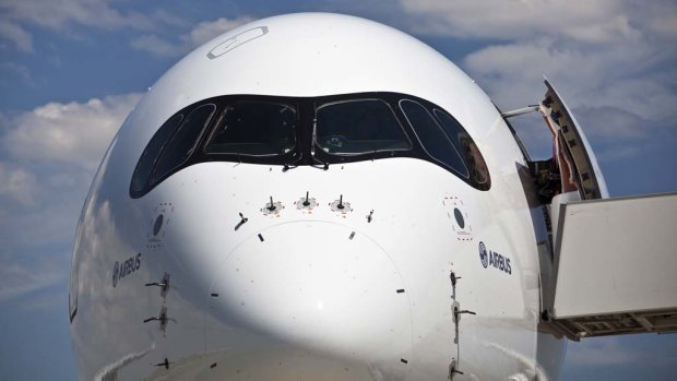 Airbus A350 cockpit windows and nose