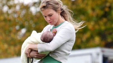 Renee Zellweger Doesn T Know Who Baby S Father Is In Bridget Jones Baby