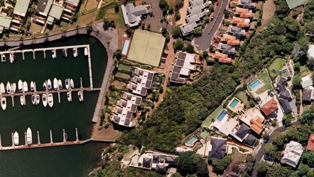 The Environment Protection Authority has ordered the Baird government to lodge a revised clean-up plan for Hunters Hill homes  that were contaminated by a uranium smelter a century ago.
