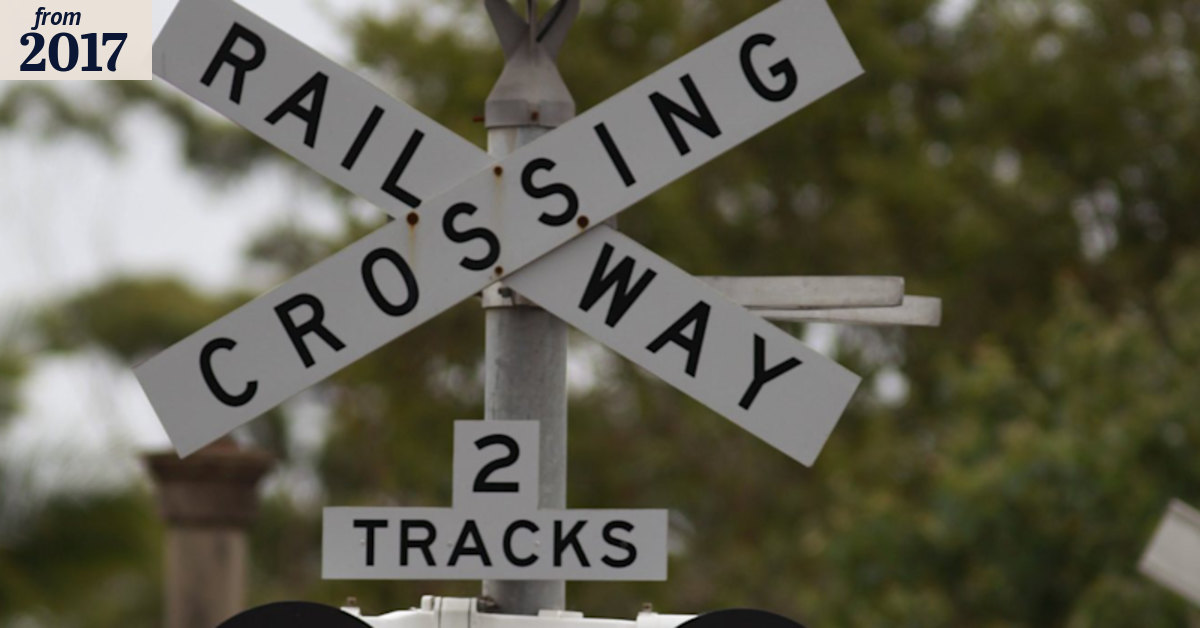 Level crossing removals blow out by almost $1 billion