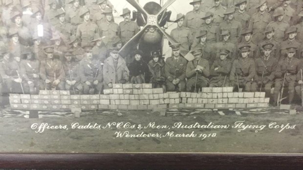 An Australian Flying Corps photo from 1918 was also found. 