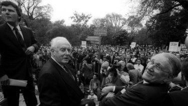 Gough Whitlam and Malcolm Fraser after the hatchet had been buried.