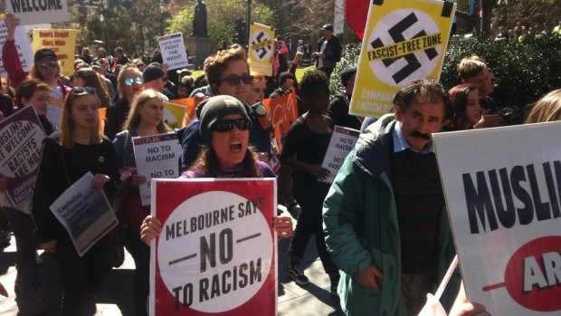 Left-wing protesters marched down Swanston Street to a far-right rally at Parliament House.