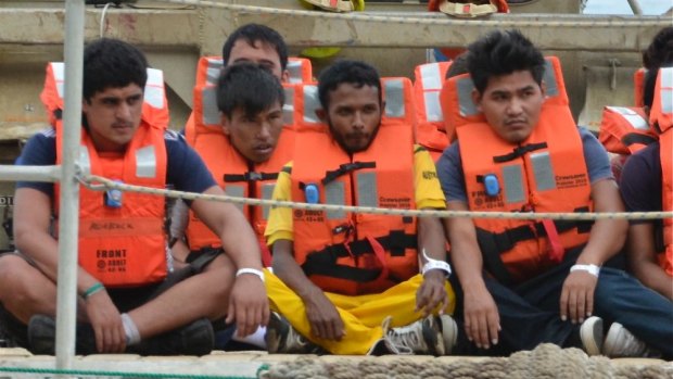 Detained asylum seekers arrive on Christmas Island.