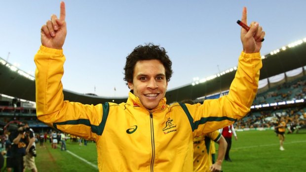 Brumbies star Matt Toomua has signed a three-year deal with the Leicester Tigers from the end of 2016.