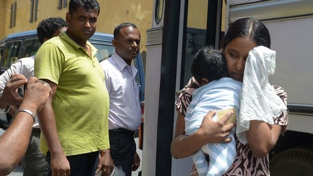 The Abbott government will fail to meet its ethical and legal obligations in handing over Sri Lankan asylum seekers to the Sri Lankan authorities.
