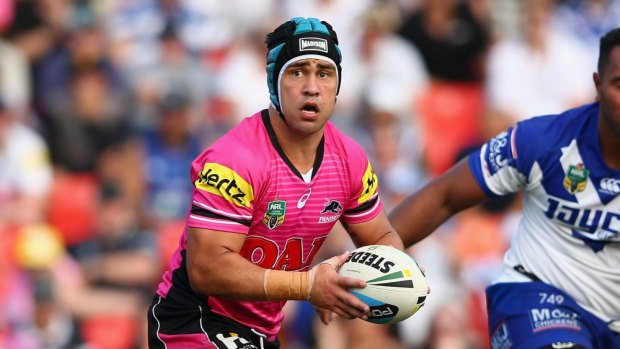 Not in the pink: Jamie Soward in action against the Bulldogs.