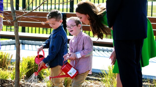 The Duchess of Cambridge with Oliver and Sebastian Lye at the National Arboretum. 