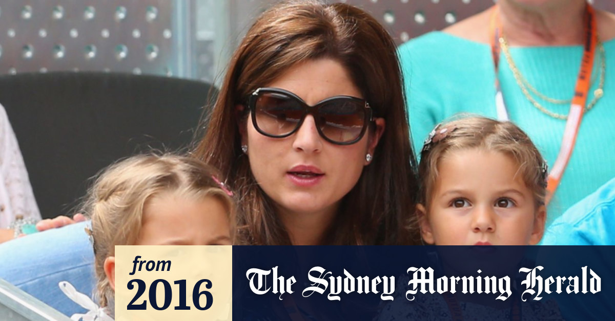 Australian Open 2016: Roger Federer's children offer dad ...
