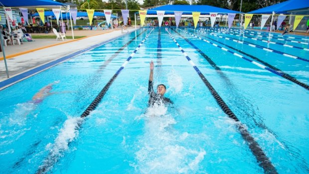 Corinda's Memorial Swimming Pool has both a 50m outdoor heated pool and a 15m indoor program pool. 
