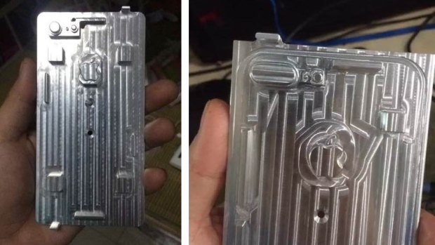 Supposed production plates of the iPhone 7 and iPhone 7 Plus, which were posted online.