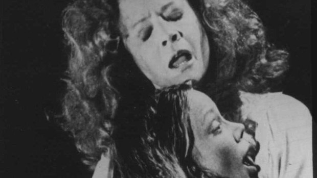 Who could blame Carrie White (Sissy Spacek) for acting weird with a mother like Margaret (Piper Laurie)? Religious fanaticism unleashes supernatural terrors during a high-school prom that tips the bucket on the bullies.