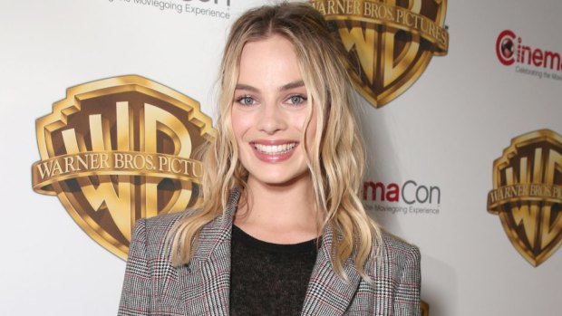 Margot Robbie was described by Cohen as "beautiful, not in that otherworldly, catwalk way but in a minor knock-around key".
