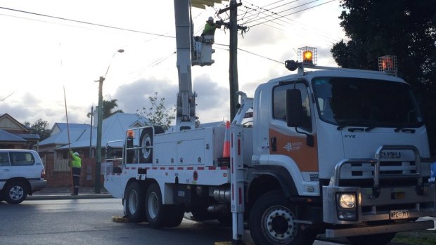 Western Power crews restored power to 32,000 homes on Thursday.