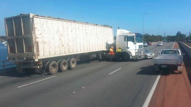 A truck crash has blocked all southbound lanes on the Mitchell Freeway.
