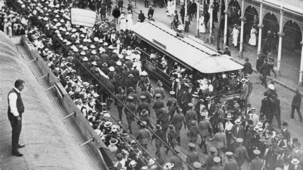 Dungarees marching along Brisbane's Queen Street in 1915.