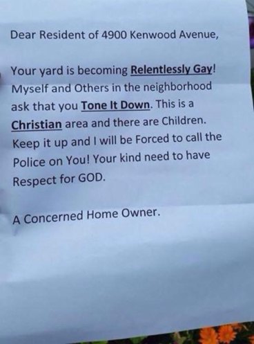 Weigeren kaart Uiterlijk Neighbour threatens to call police over 'relentlessly gay' yard