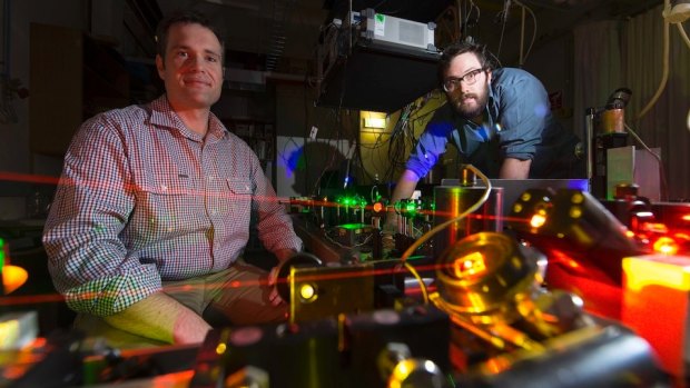 ANU physicists Marcus Doherty (left) and Michael Barson have come up with a design for a device that can analyse an object's chemical properties.
