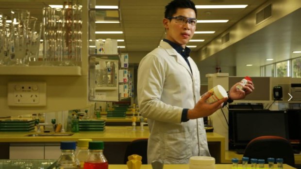 Vincent Candrawinata from the University of Newcastle has extracted antioxidants from apples using just water.