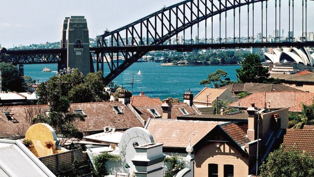 House prices still heading downwards: Sydney home prices fall for the second consecutive month. 