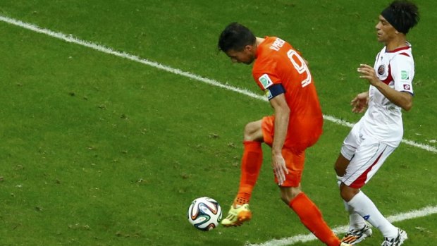 Robin van Persie missed a great chance to win the game in normal time.